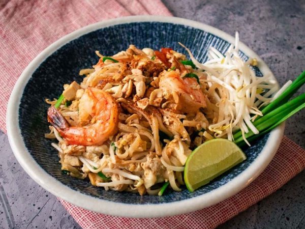 Thai Garlic Chow Mein